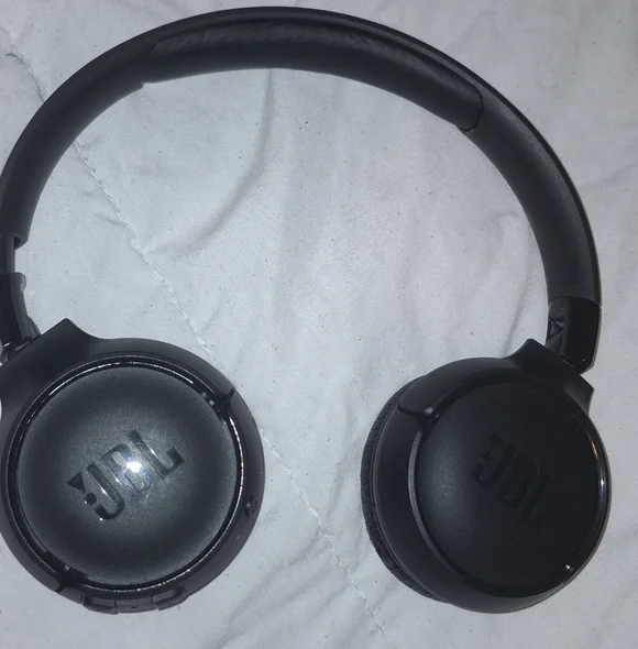 JBL Tune 520bt Wireless Headphones - Picture 6 of 10